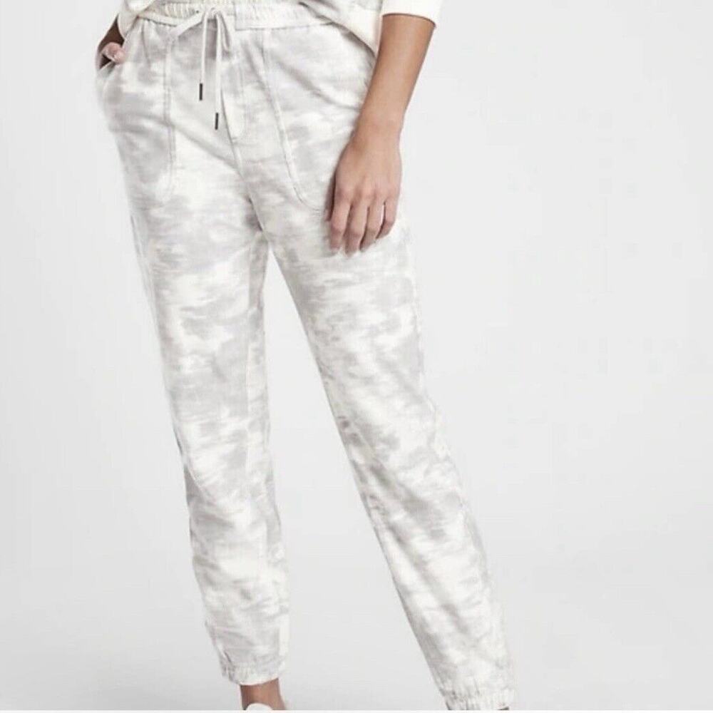 ATHLETA Farallon Printed Jogger Pant Size 4 White Gray
